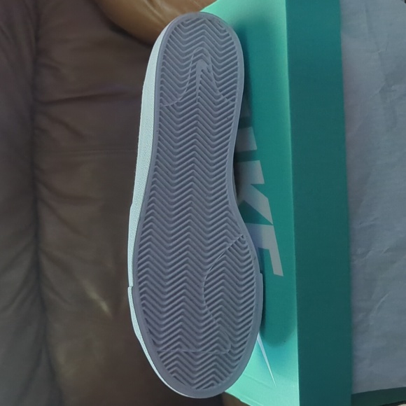 NEW NIKE SB BLZR COURT MID PRM WHITE/BLK/WHITE - Picture 3 of 4